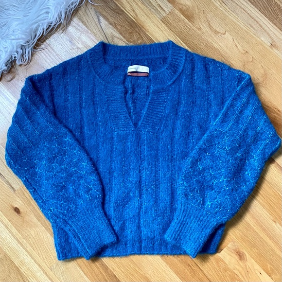 Anthropologie Pilcro NEW Maggie Blue Fuzzy Cozy V-neck Sweater - Picture 4 of 14